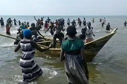 شمار جان‌باختگان واژگونی قایق فوتبالیست‌های اوگاندایی به ۳۰ نفر رسید