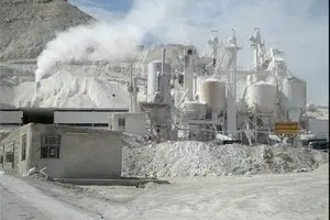 کارخانجات سیمان و گچ صادرات خود را کاهش دادند/ سفره مردم کوچک شد