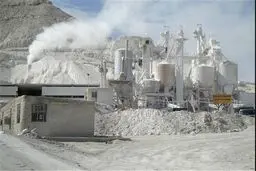 کارخانجات سیمان و گچ صادرات خود را کاهش دادند/ سفره مردم کوچک شد