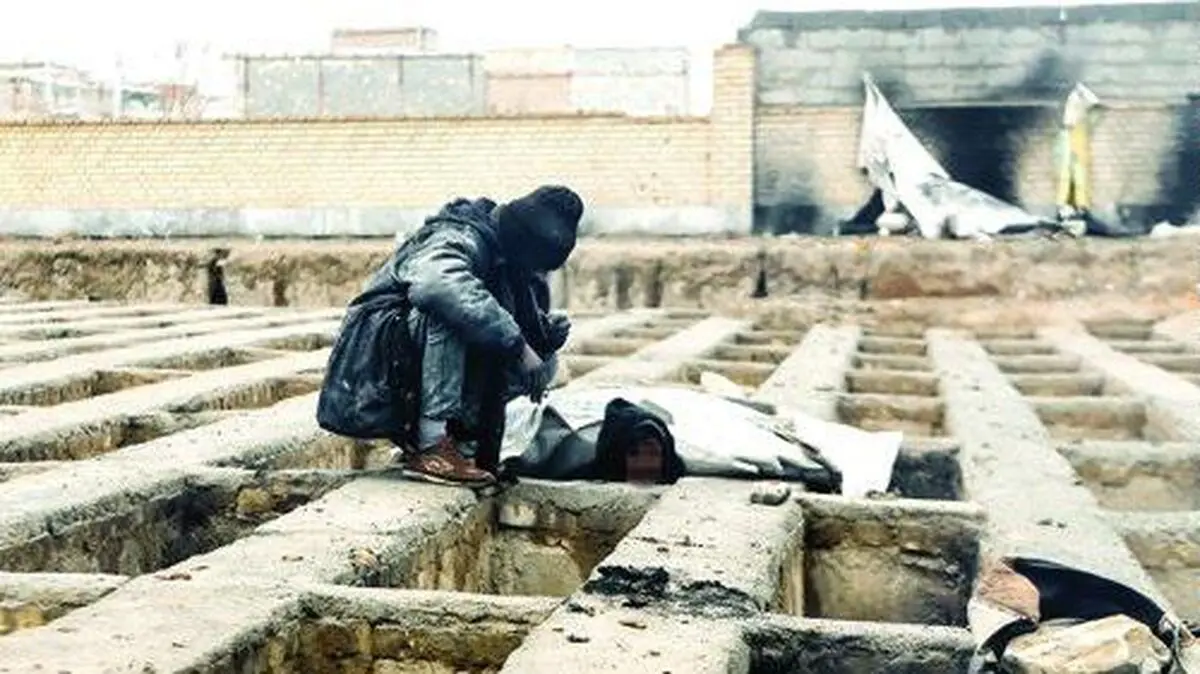 مسئولان نباید با نامه یک هنرمند از "گورخوابی" مطلع شوند/ مدل مدیریت کشور ضربات کاری‌ بر پیکره نظام وارد می‌کند