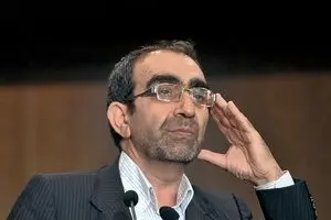 عباس شاکری: آقای سیف اگر نمی‌توانید معاملات سوداگرانه بازار را کنترل کنید، مقصر گرانی دلار شمایید!