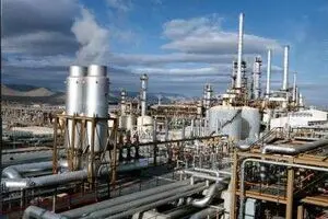 خسارت ۱۶ میلیارد دلاری به بیت‌المال با لغو فرمول نرخ خوراک پتروشیمی‌ها
