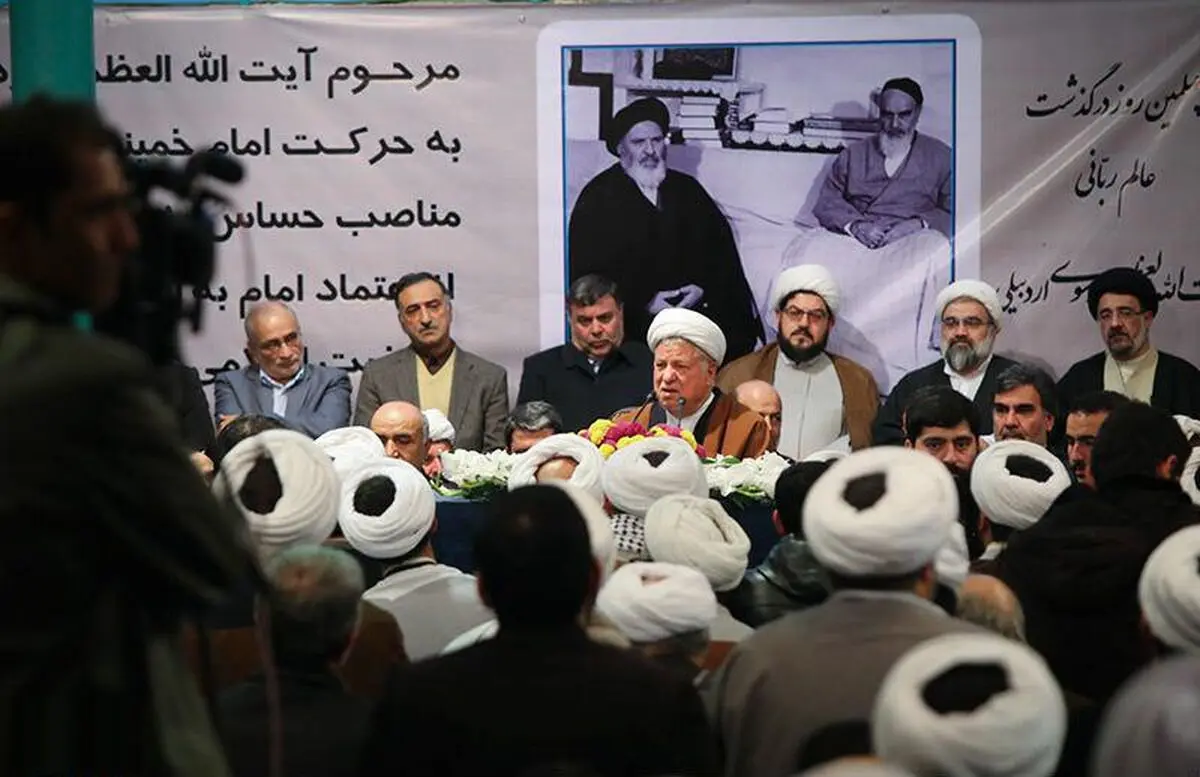 خوشبختانه آیت‌الله خامنه‌ای توانستند راه امام را ادامه دهند