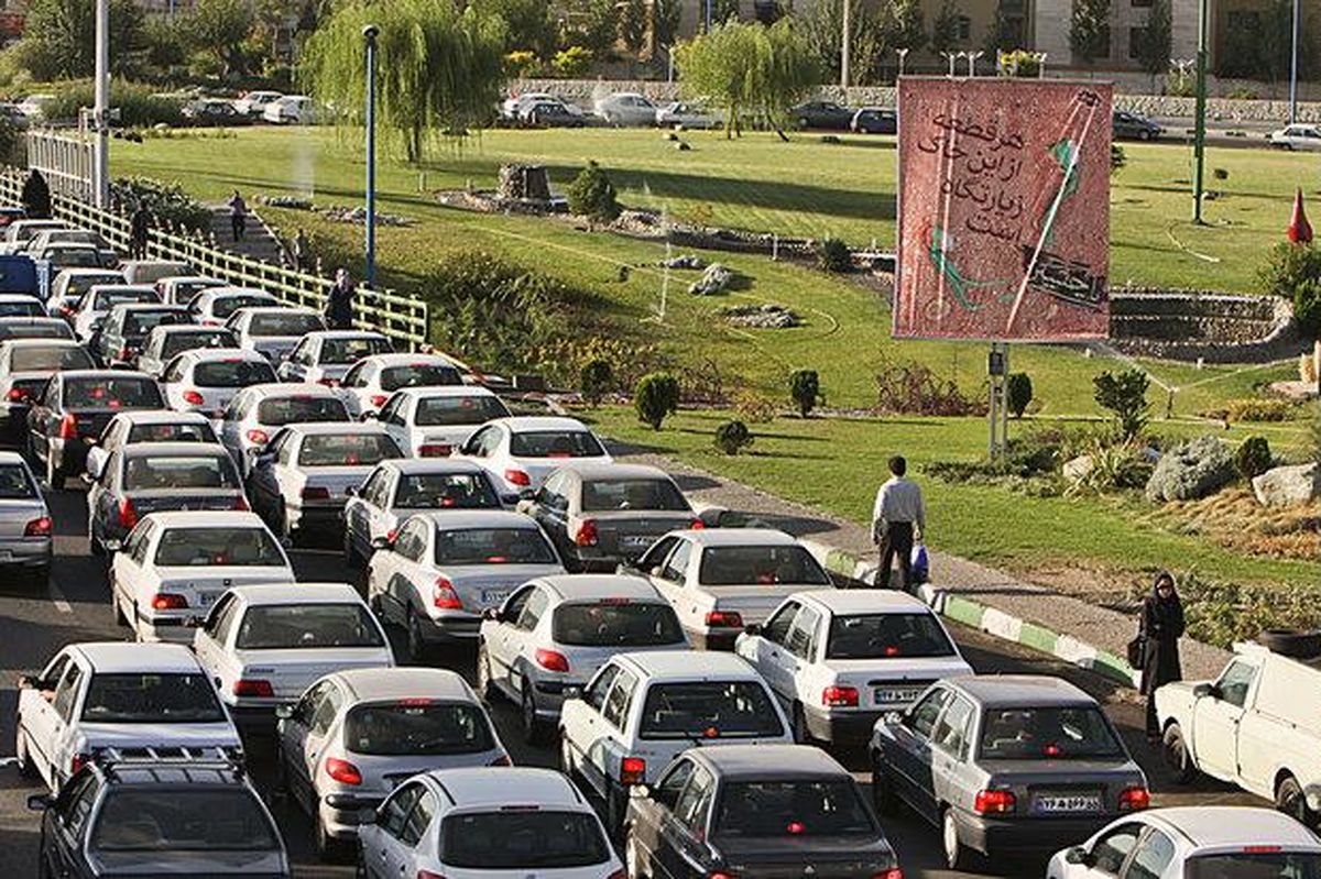 ترافیک سنگین و نیمه‌سنگین در ورودی کلانشهرها به خصوص تهران