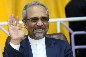 رئیس دفتر رئیس‌جمهور سخنرانان و تربیون‌ها را دلیل گرانی دلار و آشفتگی بازار ارز دانست/ 