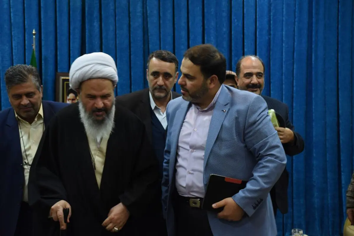 هنر در نظام توحیدی هدایتگر جامعه است