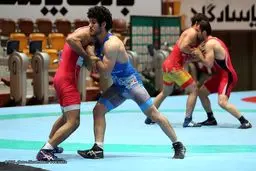 تمرین مشترک فرنگی‌کاران بزرگسال و جوان