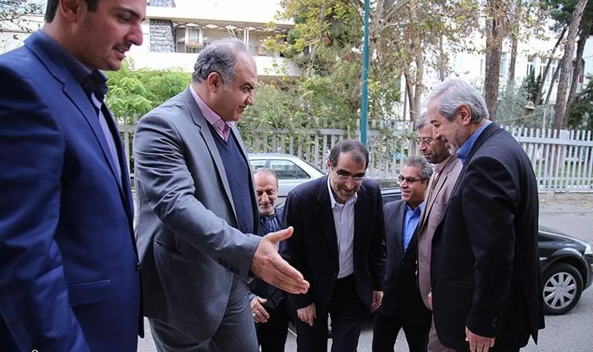 تبعات منفی حذف ممنوعیت حضور کارکنان ستادی وزارت بهداشت در بخش خصوصی!