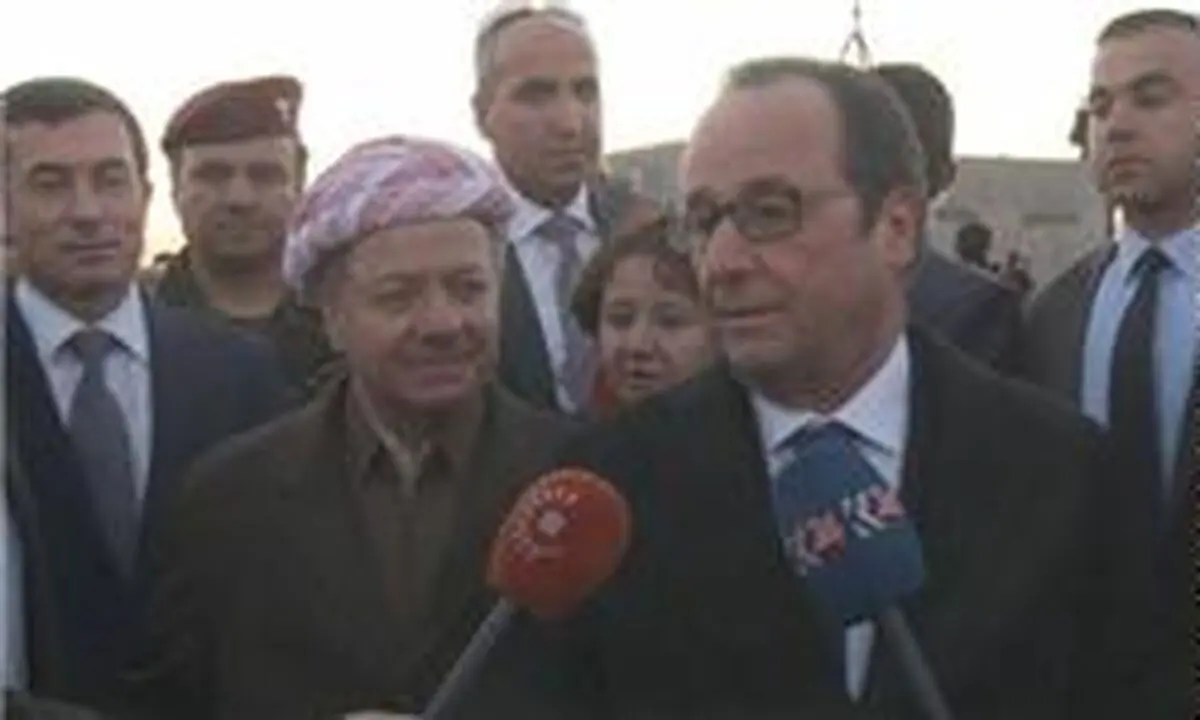 اولاند با نیروهای پیشمرگه در منطقه عملیاتی دیدار کرد