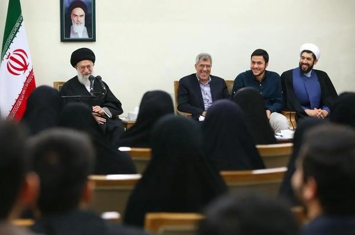 گزارشی متفاوت از دیدار نخبگان و دانشجویان دانشگاه شریف با رهبر انقلاب