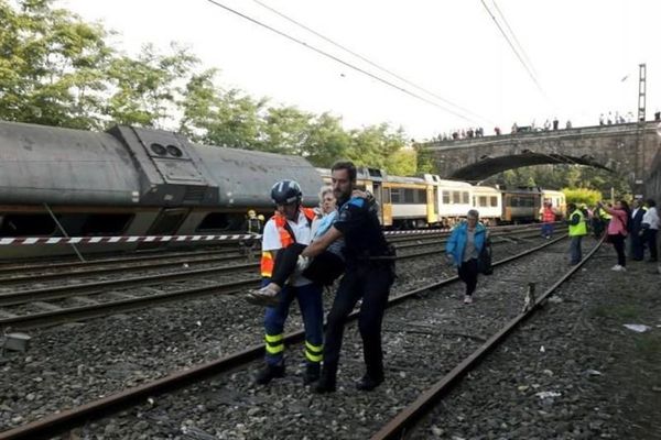 خروج قطار از ریل در نیویورک ۱۰۰ مجروح بر جای گذاشت