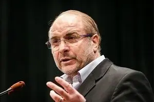 شهدای مدافع حرم غریب و مظلوم هستند/ با جوانان مدیریت‌های بسته و خسته را پایان بدهیم