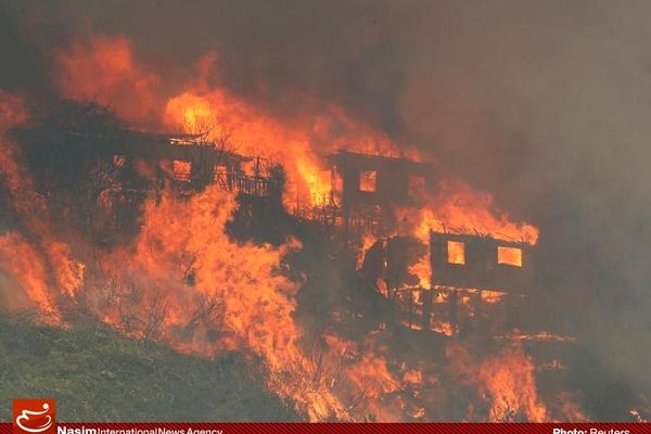 از بین رفتن ۱۰۰ خانه در شیلی بر اثر آتش سوزی