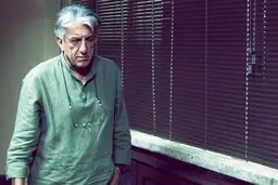 رضا کیانیان، اولین نمایش خود را به روی صحنه می‌برد