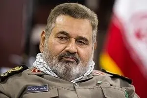 آیت‌الله هاشمی رفسنجانی مرد سیاست و از قهرمانان ملی انقلاب اسلامی بود