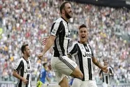 برتری مقتدرانه بانوی پیر با درخشش ایگواین