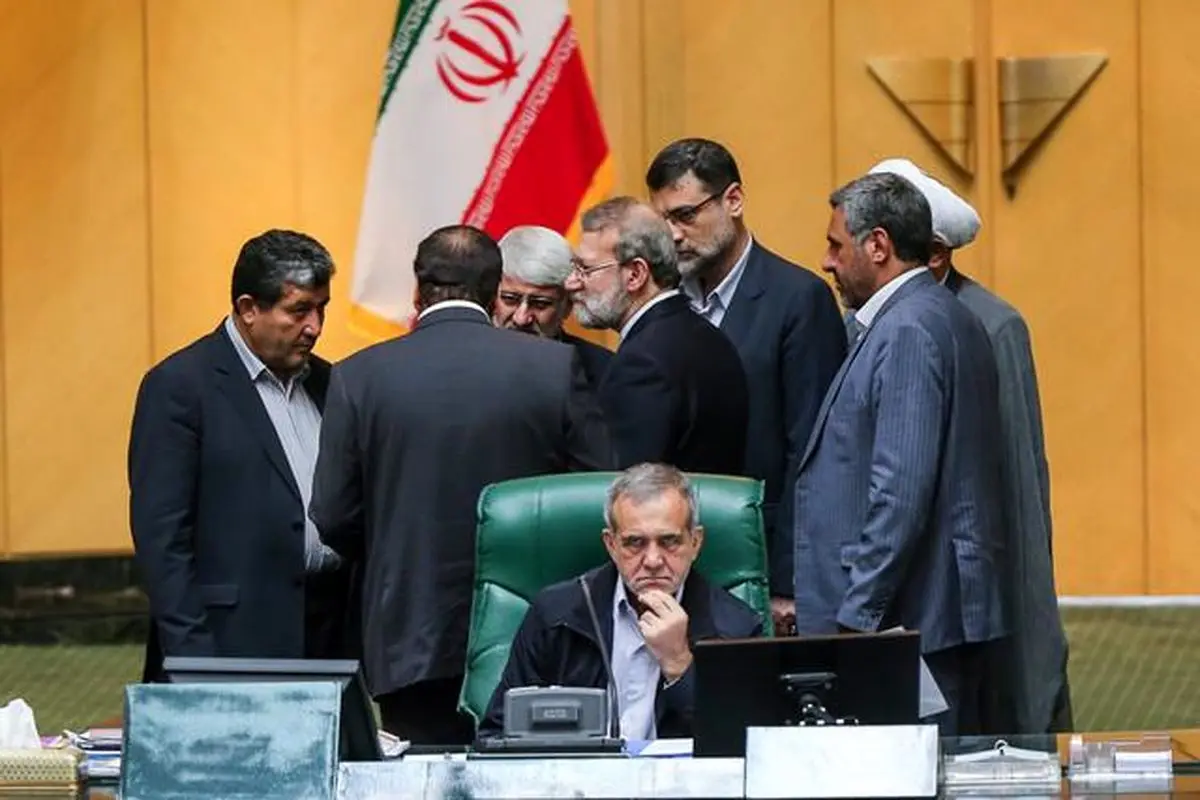 دعوت رئیس و هیات رئیسه مجلس برای حضور مردم در مراسم تشییع پیکر آیت‌الله هاشمی