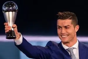 رونالدو مرد سال شد/ رانیری؛ بهترین مربی + اسامی بهترین‌ها و تصاویر