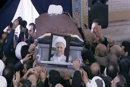 پیکر هاشمی در حرم امام آرام گرفت