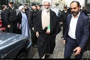 مردم به خدمتگزاران خود علاقه‌مند و همیشه در صحنه هستند