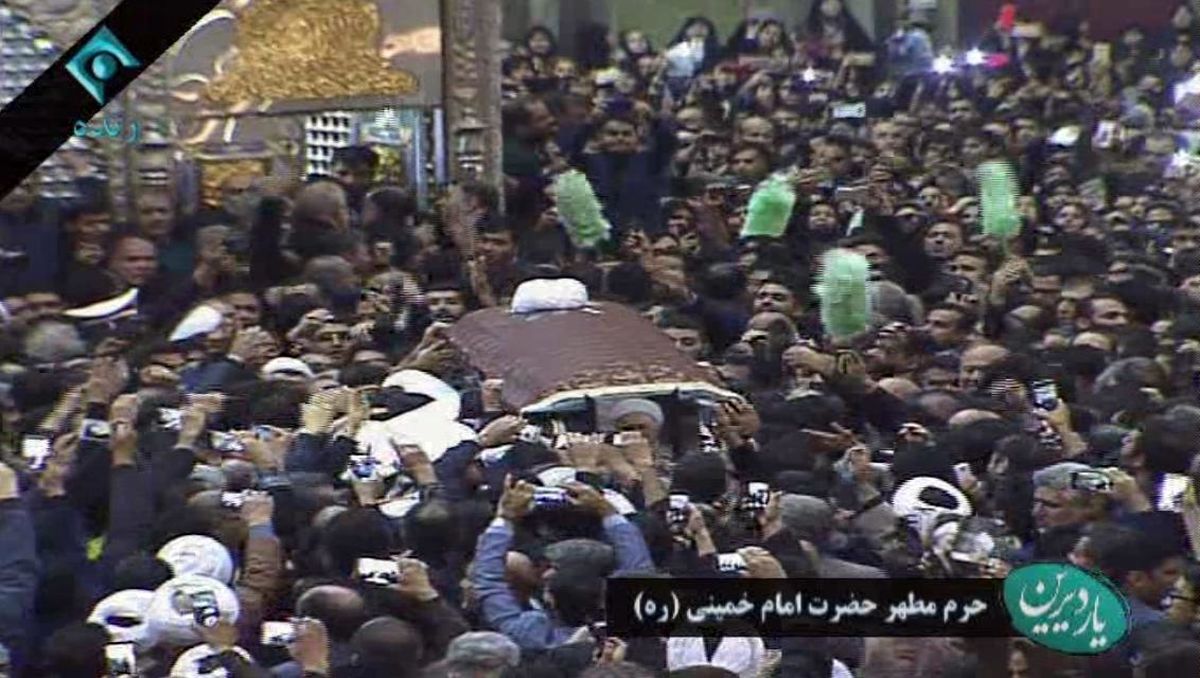 پیکر آیت‌الله هاشمی رفسنجانی در ضریح امام خمینی (ره)‌ به خاک سپرده شد