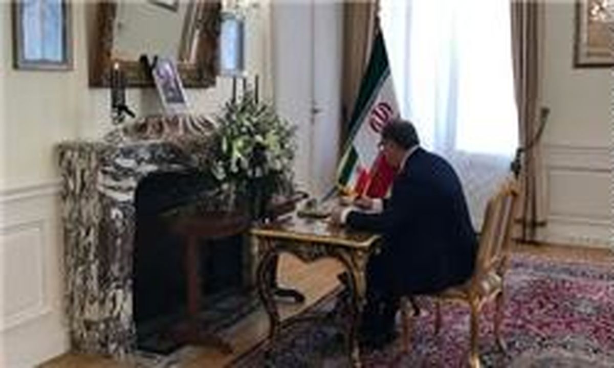 رئیس مجلس سنای الجزایر دفتر یادبود آیت‌الله هاشمی رفسنجانی را امضا کرد