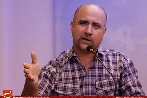 هیچ کس به دنبال تئوریزه کردن شعر و ادبیات انقلاب نبوده است