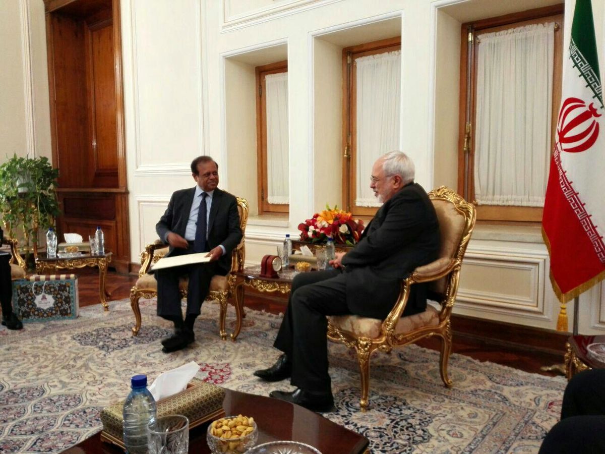 وزیر اقتصاد، علوم و فناوری سریلانکا با ظریف دیدار کرد