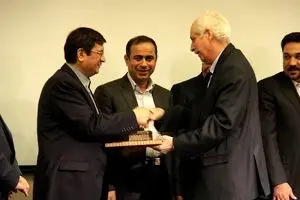 ۶۵۰ میلیارد تومان از دیون توسعه را دادیم/توانگری بیمه ایران در وضعیت هشدار!/  ۱۵۰۰ میلیارد از مطالباتمان را از بنیاد میگیریم