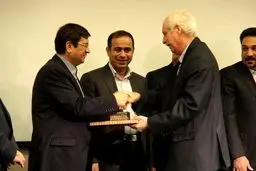 ۶۵۰ میلیارد تومان از دیون توسعه را دادیم/توانگری بیمه ایران در وضعیت هشدار!/  ۱۵۰۰ میلیارد از مطالباتمان را از بنیاد میگیریم