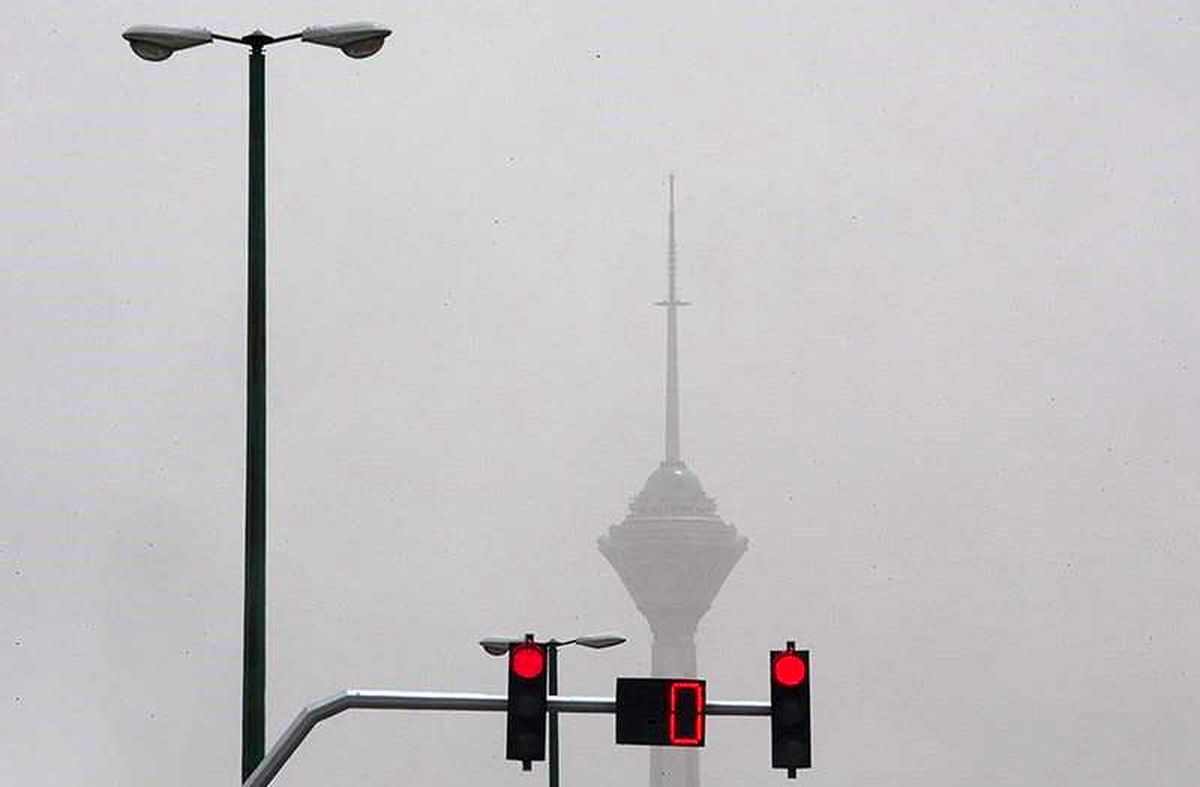 آغاز دوباره آلودگی هوا در تهران/ هوای کشور تا آخر هفته برفی و بارانی است