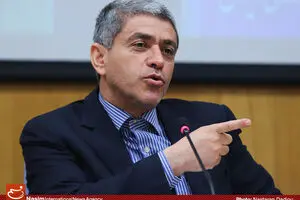 وزیر اقتصاد: دولت به دنبال کسب درآمد از محل نرخ ارز نیست/ معنی ندارد که خرید و فروش ارز گوشه خیابان انجام شود