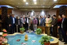 گردهمایی هنرمندان برای 