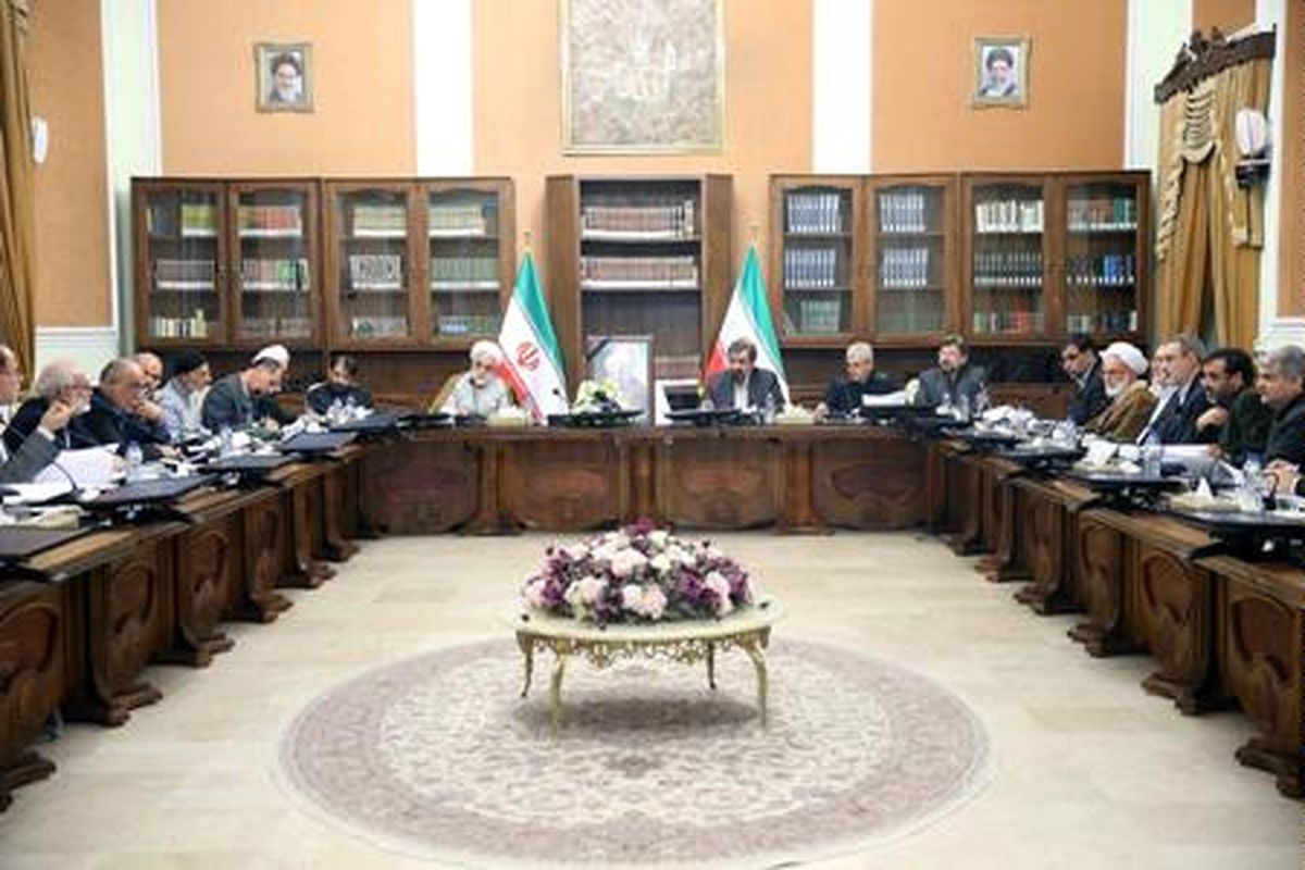 مجمع تشخیص دو مورد از برنامه ششم را مغایر سیاست‌های کلی نظام دانست