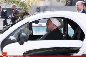  بازدید رئیس‌جمهور از محصولات تولیدی شرکت‌های دانش‌بنیان