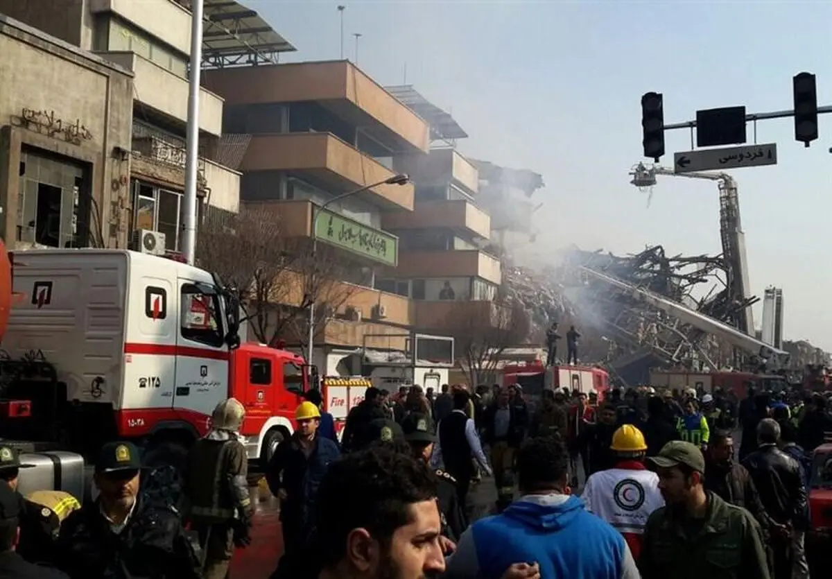 التماس آمبولانس برای تخلیه مسیر منتهی به ساختمان پلاسکو