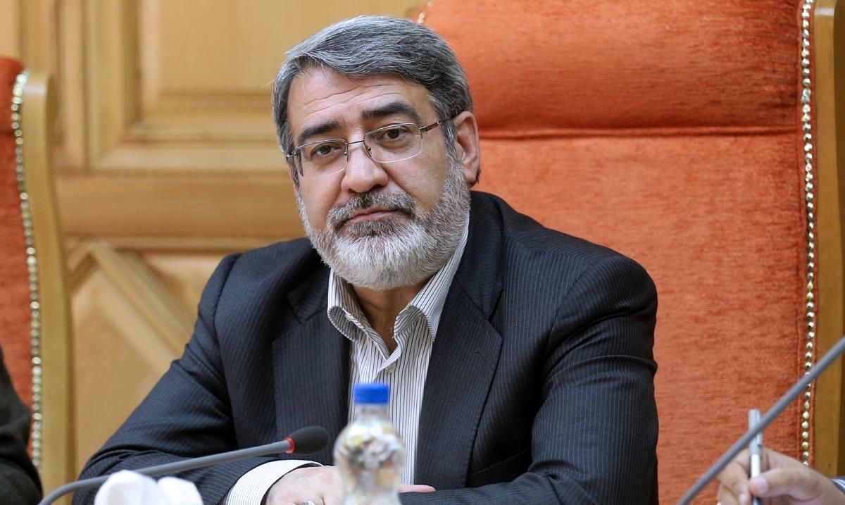 وزیر کشور سفر به استان لرستان را نیمه تمام گذاشت و عازم تهران شد
