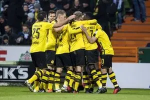 برتری دورتموند برابر برمن ۱۰ نفره