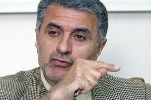 محسن صفایی فراهانی: یک سال از برجام گذشت، اما تاثیری بر سفره مردم نگذاشت/ یک میلیون تومان سال ۹۳، الان ۶۰۰ هزار تومان شده است