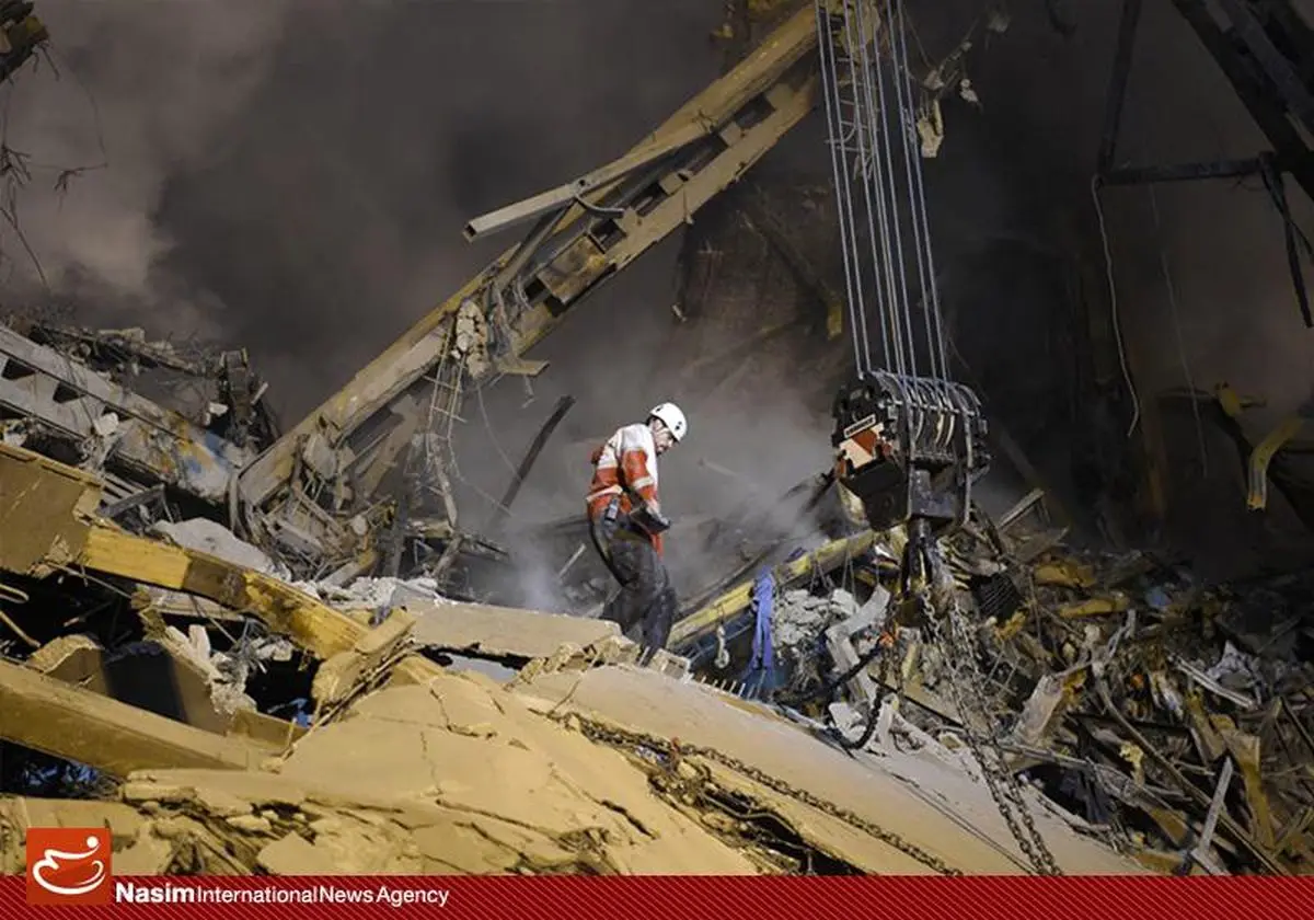 ضلع شرقی و غربی پلاسکو به هم وصل شد/ مشاهده سوختگی و جراحت سنگین در پیکر ۴ تن از زیرآوارماندگان