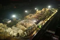 تخریب همزمان ۱۹ ساختمان یک شهرک در ۱۰ ثانیه