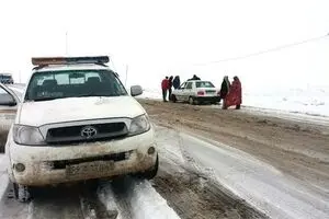 امدادرسانی به یک‌هزار و ۳۶۶ تن در ۱۱ استان درگیر برف و کولاک/ رهاسازی ۳۱۸ خودرو از برف