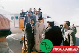 بازدید رهبر معظم انقلاب از هواپیمای تولیدشده ایران ۱۴۰ در 