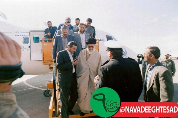 بازدید رهبر معظم انقلاب از هواپیمای تولیدشده ایران ۱۴۰ در 