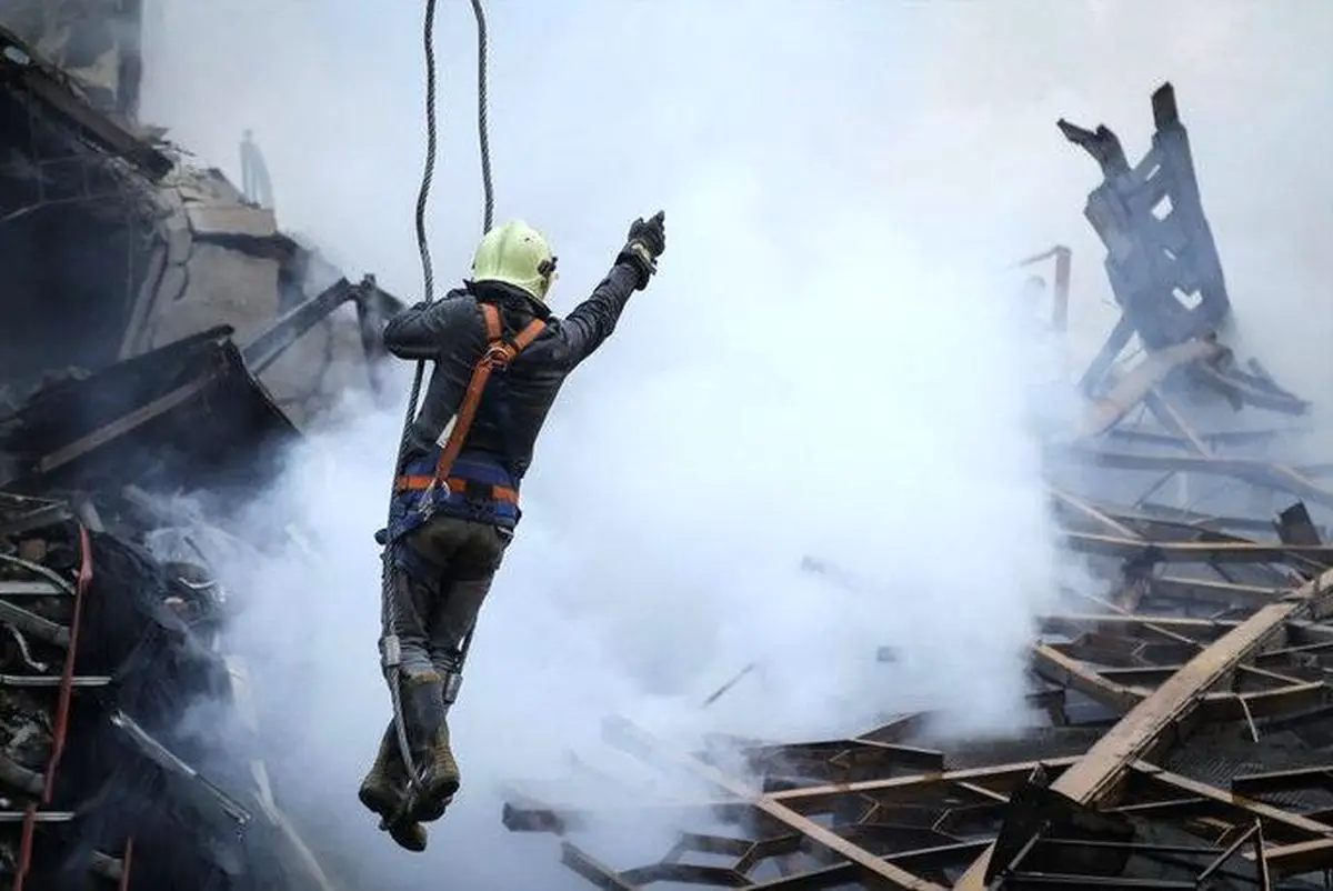 آقای حافظی! با محبوبیت آتش‌نشانان برای خود نمد نبافید