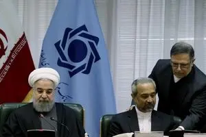 رشد اقتصادی کشور در شش ماهه اول امسال با احتساب نفت ۷.۴ درصد و بدون  احتساب نفت تنها ۰.۹ درصد است+ جدول