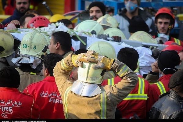 پیکر آخرین شهید آتش‌نشانی از زیر آوار پلاسکو خارج شد