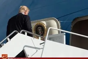 گاف ترامپ در زمان سوار شدن به هواپیمای اختصاصی