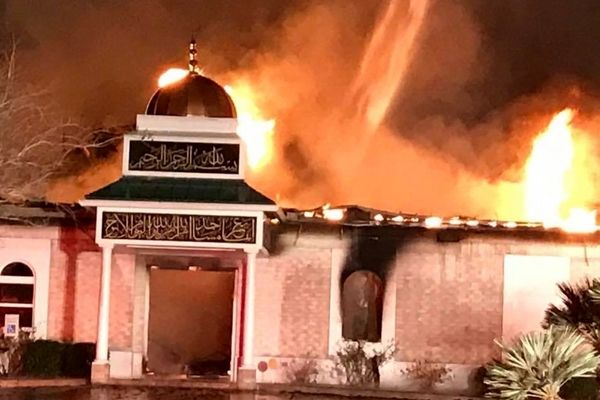 یک مسجد در تگزاس آمریکا به آتش کشیده شد + تصاویر