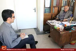 عضو انجمن اقتصاددانان ایران: دولت به دلیل انتخابات ریاست جمهوری ۹۶، سیاست‎های ضد رکودی اعمال خواهد کرد/ مردم و تولیدکنندگان از رکود گلایه دارند